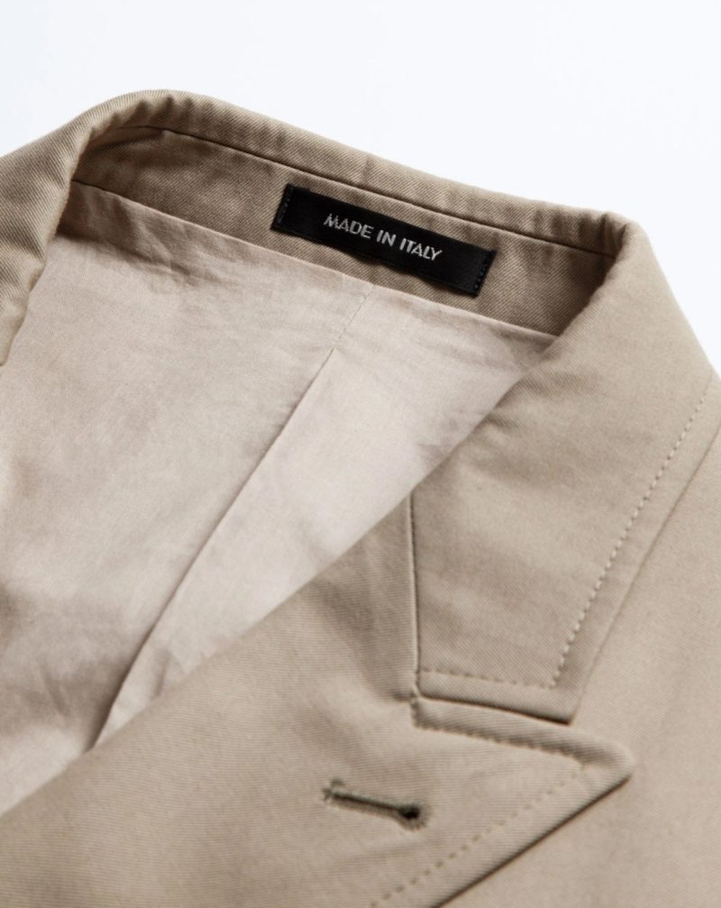 J17SS20 tan detail collarlabel