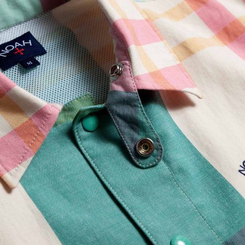 J1SS20 detail pastel collarbutton