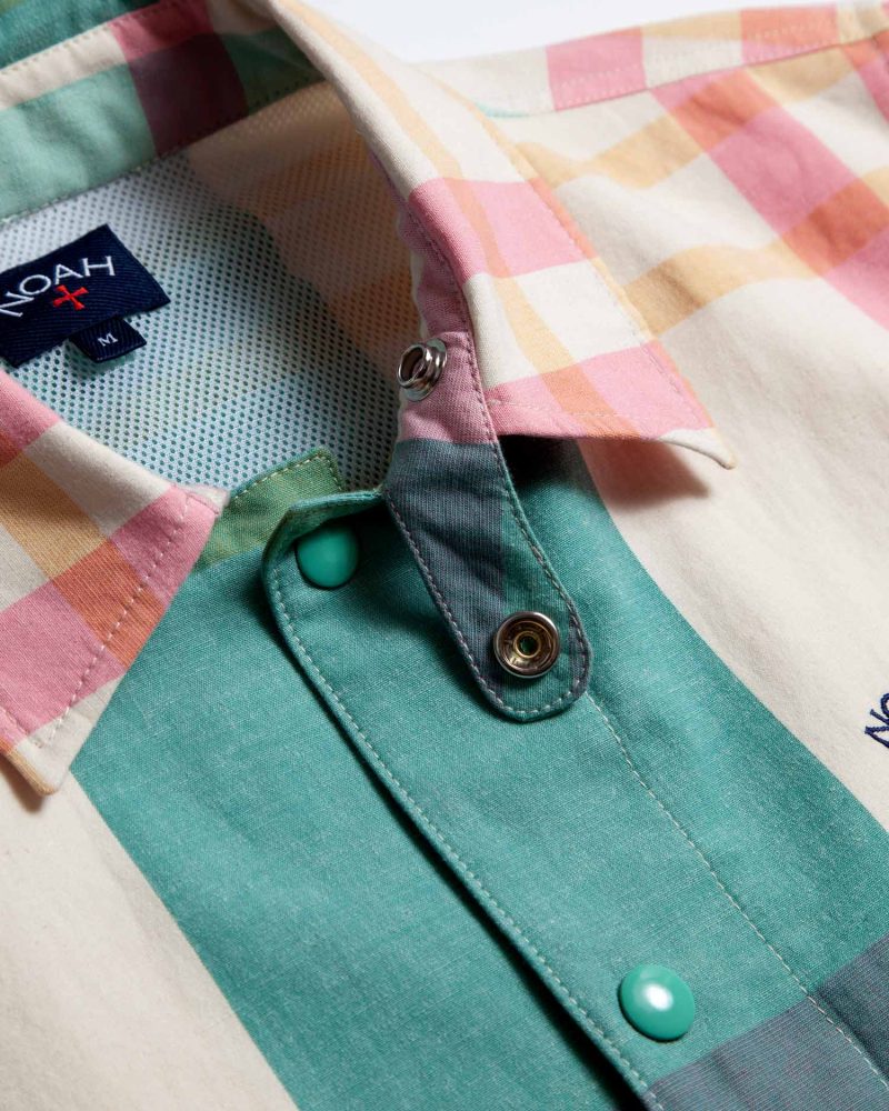 J1SS20 detail pastel collarbutton