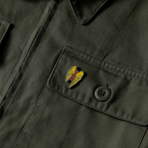 J6FW20 detail pin chest