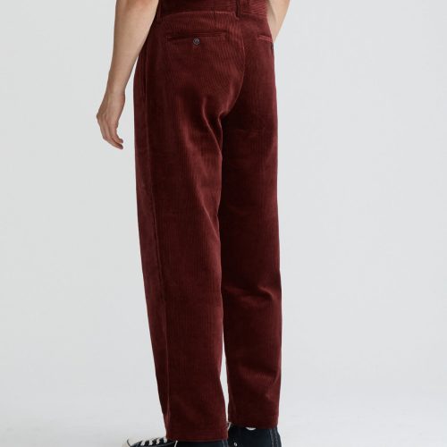 P1FW19 FIT burgundy back quarter